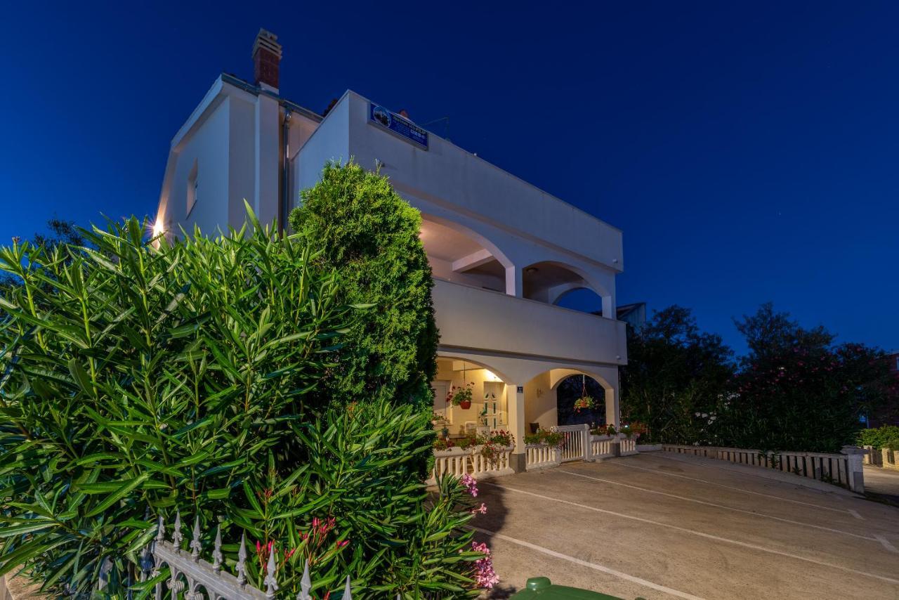 Apartments Villa Filip Trogir Exterior foto